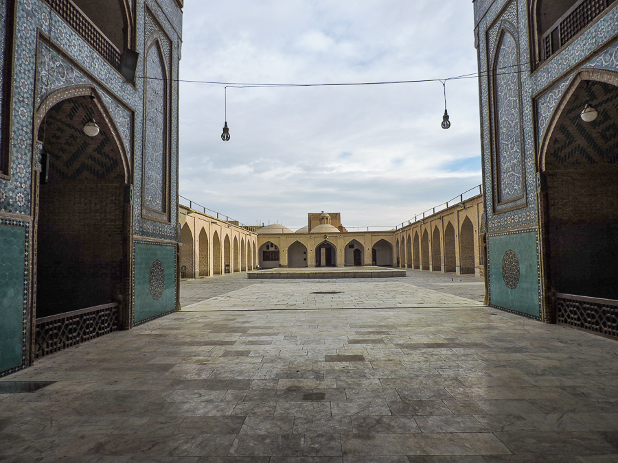 L'interno della Masjid-e Jame di Yazd