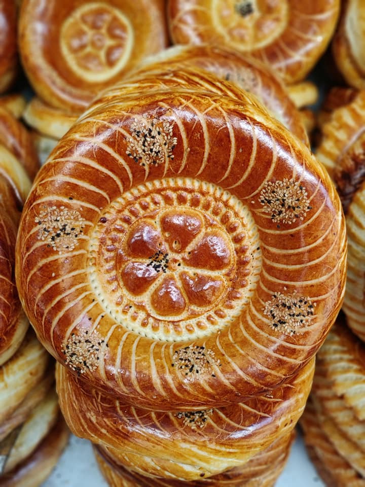 Pane tipico kirghiso all'osh bazaar di Bishkek