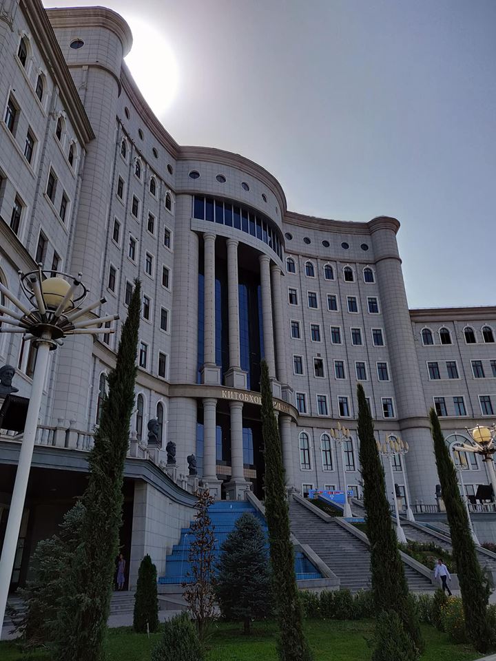 La libreria nazionale di Dushanbe