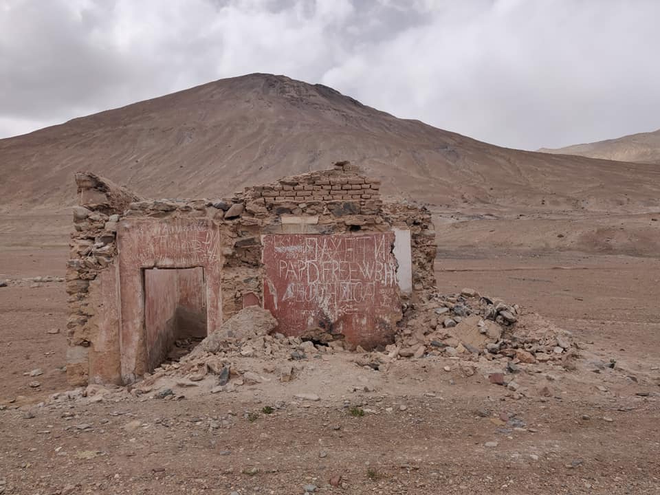 tra Karakul e Murghab sul Pamir in Tajikistan